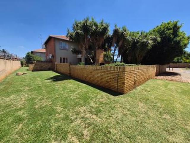 Townhouse for sale in Waterkloof, Gauteng
