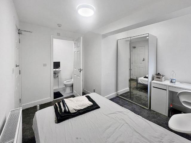 Studio for rent in The Slade, Oxfordshire