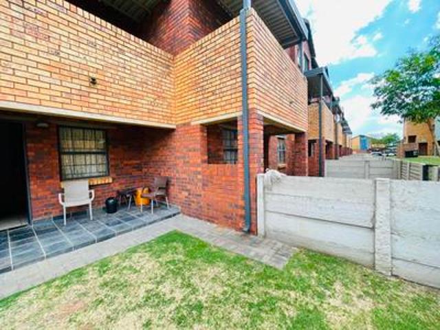 Apartment for sale in Vosloorus, Gauteng