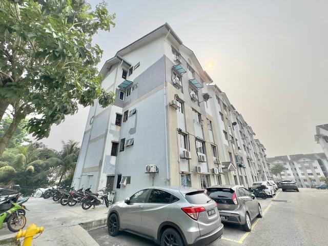 Apartment for sale in Seri Kembangan, Majlis Bandaraya Subang Jaya