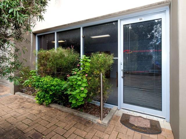 Office for rent in Mascot, Sydney