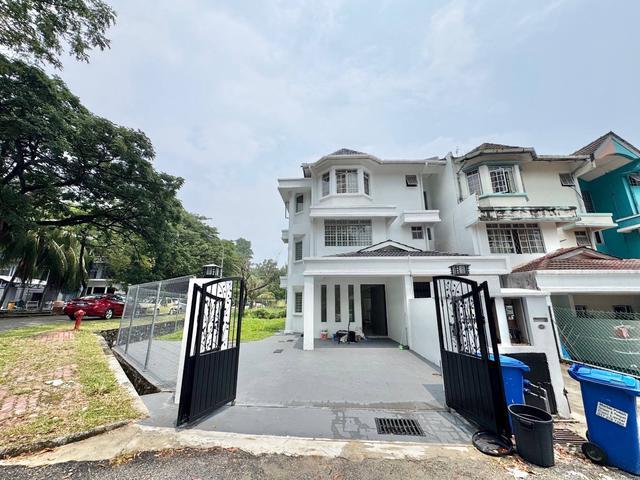 Townhouse for sale in Petaling, Alam Impian