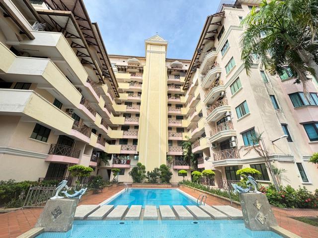 Condominium for sale in Malaka