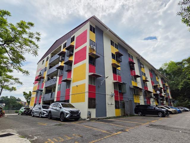 Flat for sale in Kajang, Langat