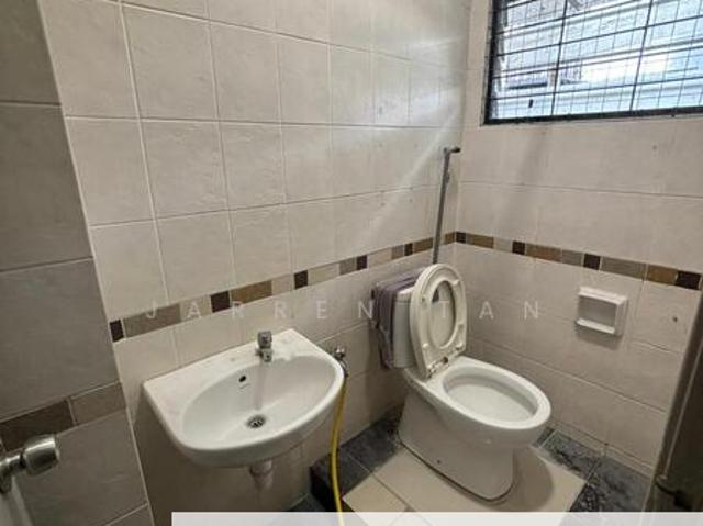 Shop for rent in Kajang, Langat