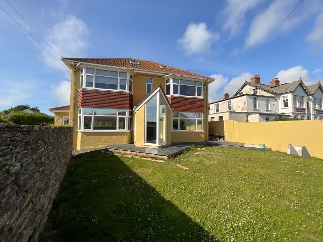 Apartment for rent in Flexbury, Cornwall
