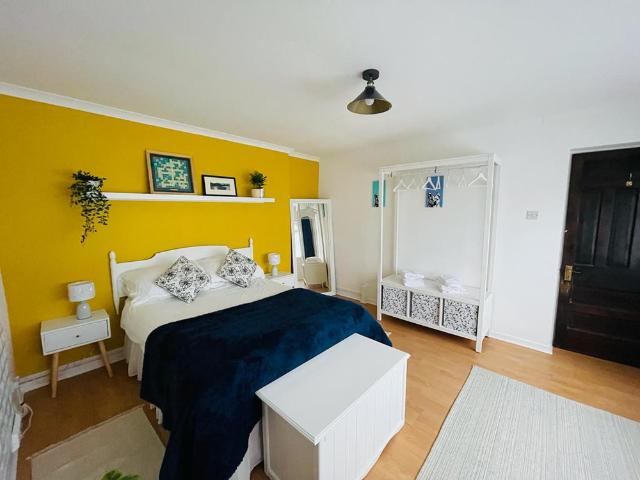 Room for rent in Mumbles ,the, Wales