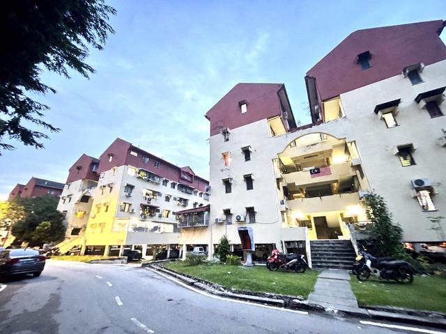Flat for sale in Kuala Lumpur, Country Heights Damansara