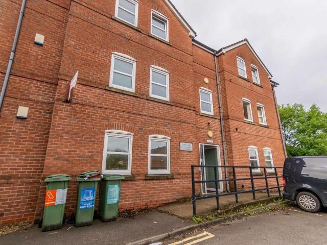 Room for rent in The Groves, New York