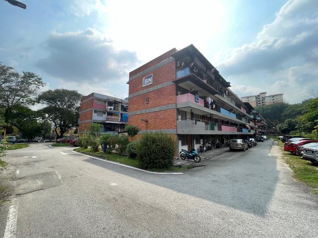 Flat for sale in Petaling, Alam Impian