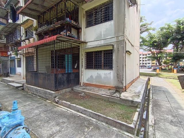 Flat for sale in Petaling, Alam Impian