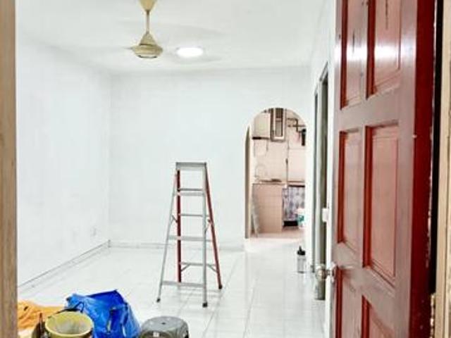 Flat for sale in Petaling, Subang Jaya