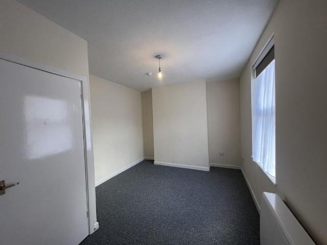 Apartment for rent in Southborough, Sandown Park