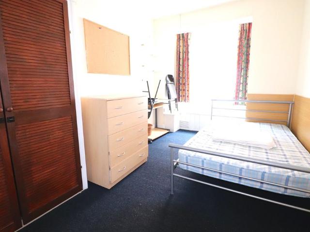 Room for rent in St Clement's, The Slade