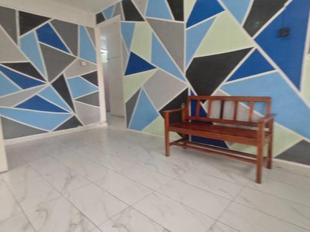 Flat for sale in Malaka