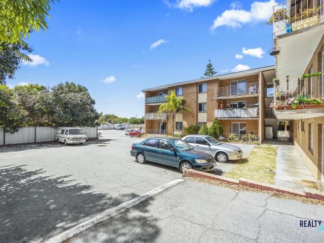 Flat for sale in Hamilton Hill, Western Australia