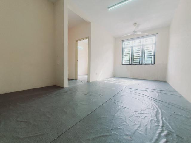 Apartment for sale in Malaka