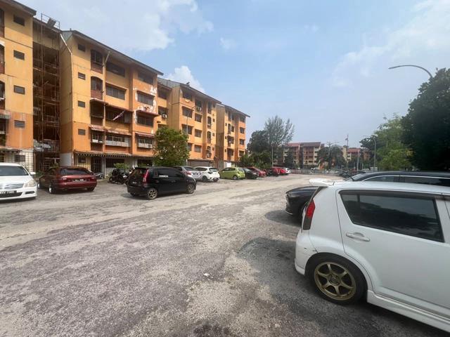 Flat for sale in Shah Alam, Petaling