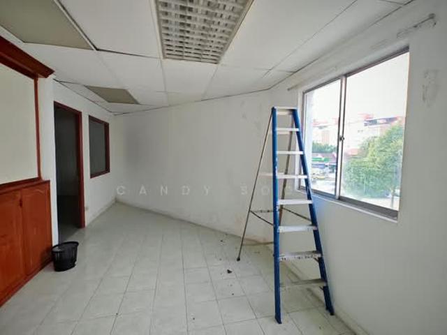 Shop for rent in Seri Kembangan, Majlis Bandaraya Subang Jaya