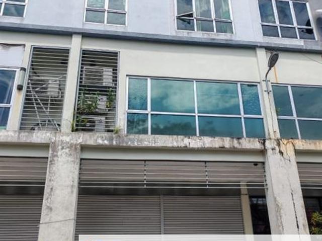 Shop for rent in Kuching