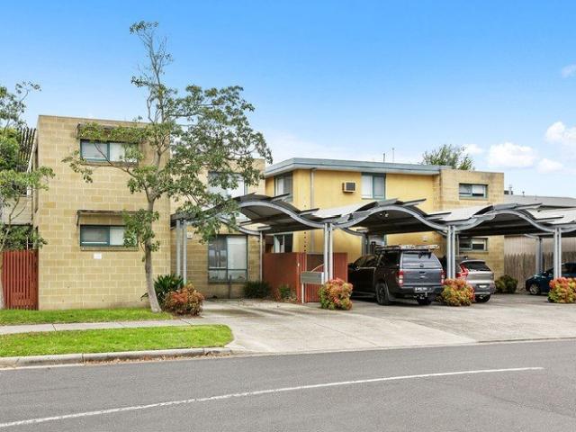 Apartment for sale in Parkdale, Melbourne