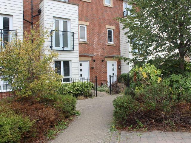 Apartment for rent in Great Western Park North, Berrick Salome