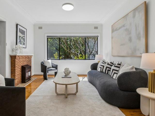 Apartment for sale in Lower North Shore, Sydney