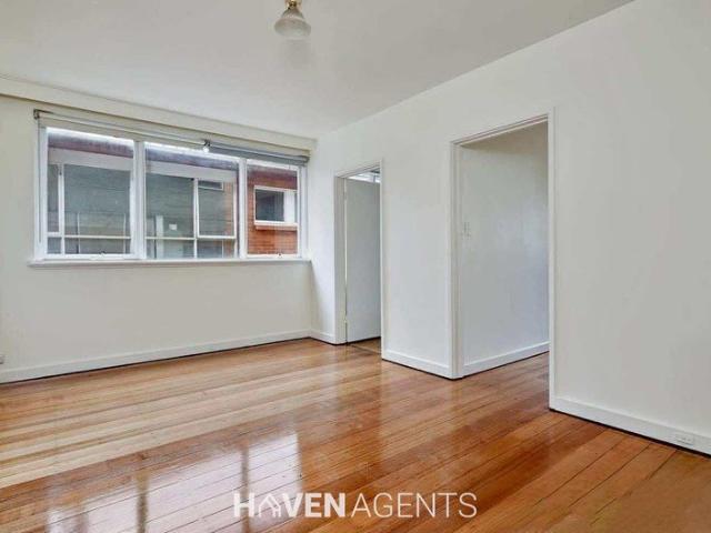 Apartment for rent in St Kilda, Melbourne
