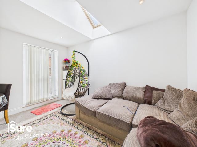 Apartment for rent in Highfield, Pouchen End
