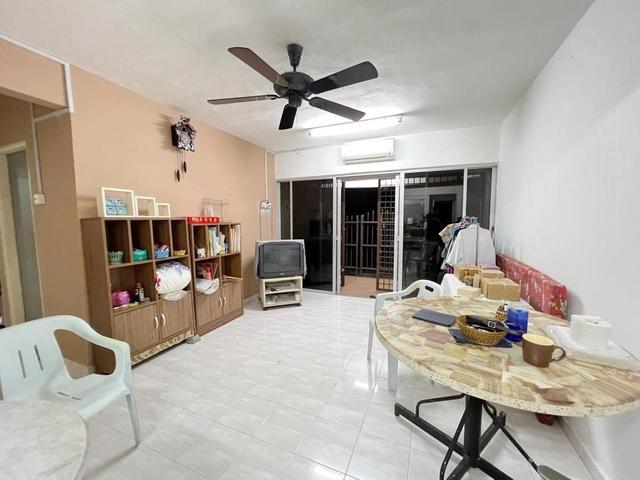 Apartment for sale in Malaka