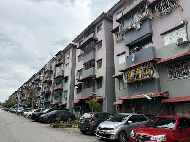 Flat for sale in Petaling, Subang Jaya
