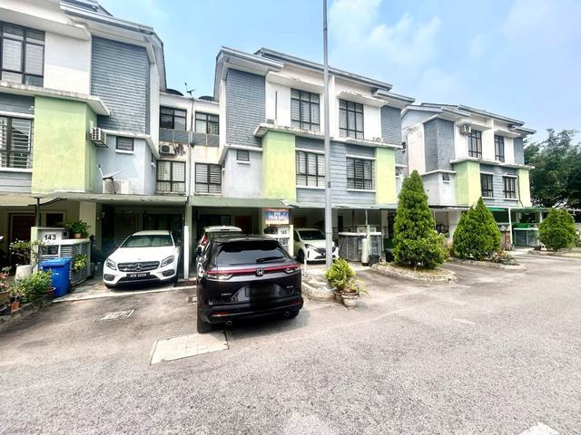 Townhouse for sale in Puchong, Majlis Bandaraya Subang Jaya
