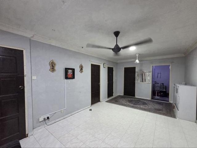 Flat for sale in Petaling, Alam Impian