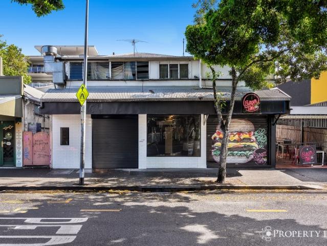 Retail for rent in Toombul, Queensland