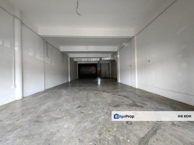 Shop for rent in Malaka