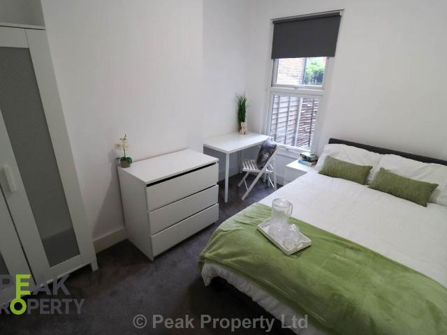 Room for rent in Southend City Centre Neighbourhood, Alton Barnes