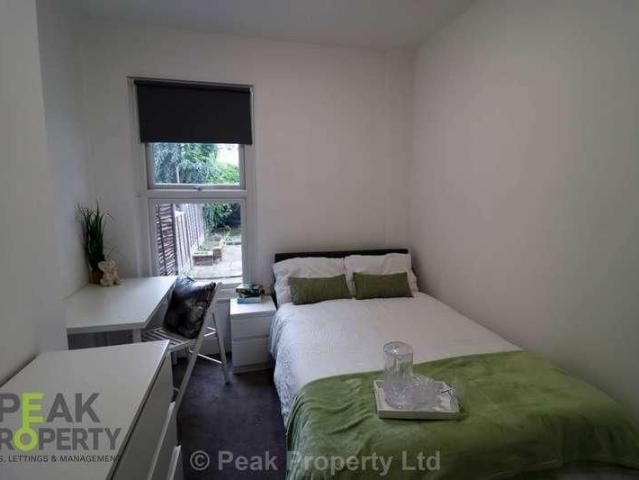 House for rent in Southend City Centre Neighbourhood, Alton Barnes