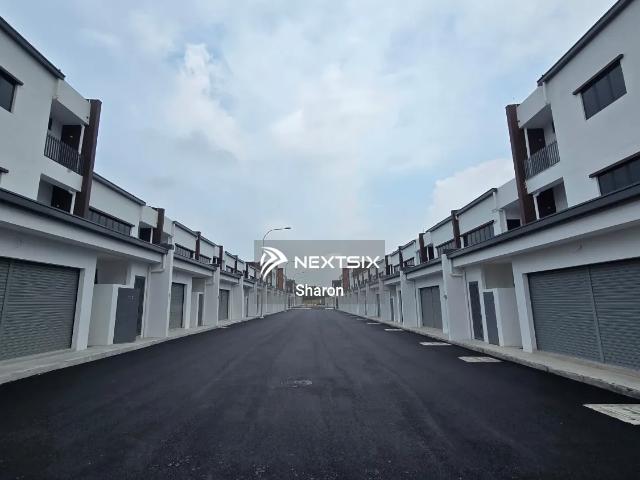 Shop for rent in Kajang, Langat