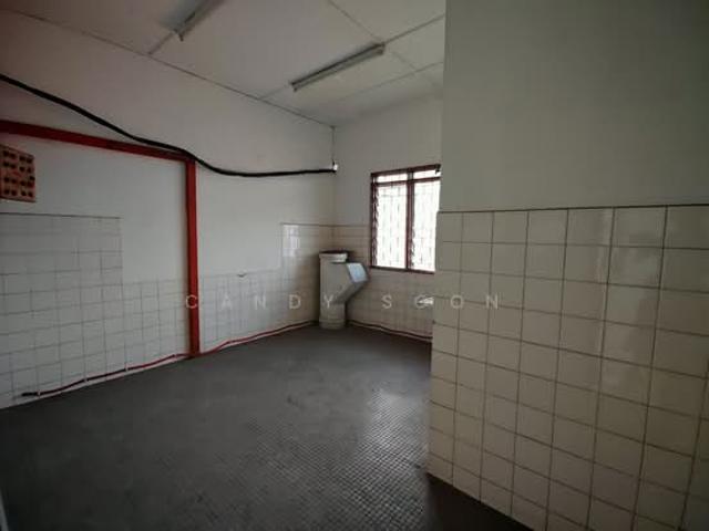 Shop for rent in Kajang, Langat