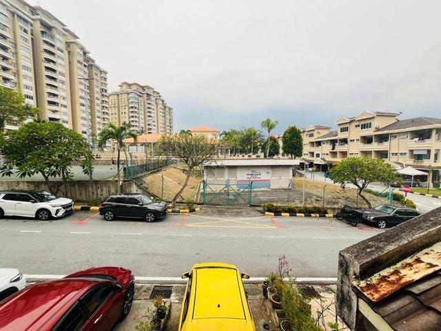 Townhouse for sale in Petaling, Alam Impian