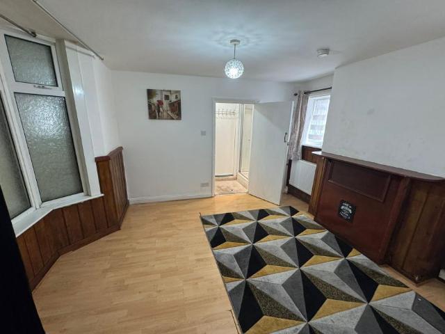 Apartment for rent in London Borough of Newham, Greater London