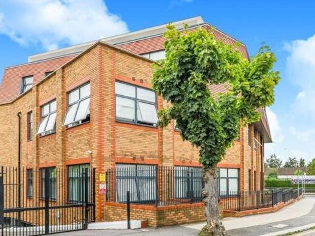 House for sale in New Malden, Greater London