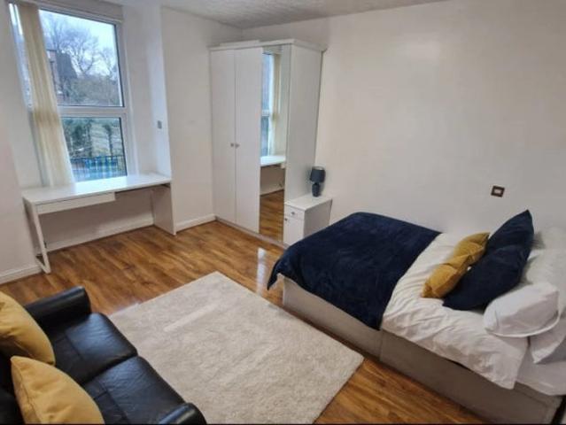 Studio for rent in Victoria Park, Manchester