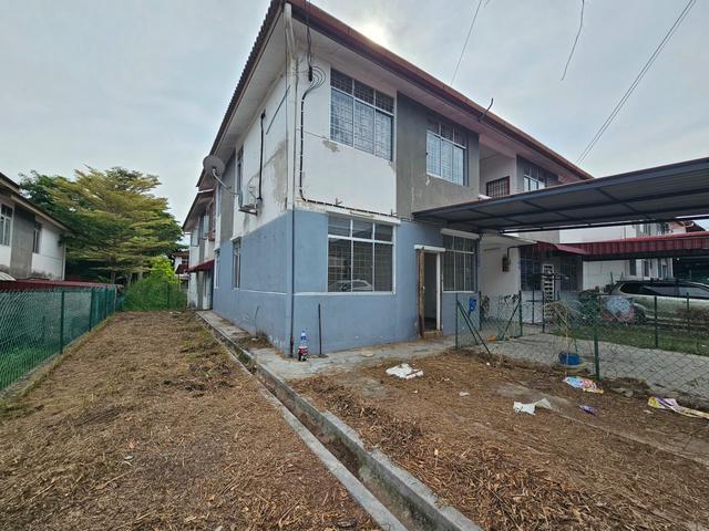 Townhouse for sale in Malaka