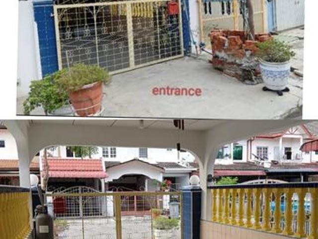 Townhouse for sale in Malaka