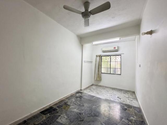 Townhouse for sale in Langat, Selangor