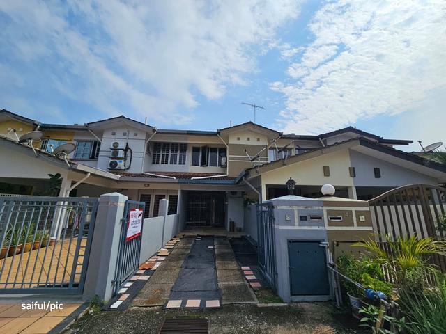 Townhouse for sale in Alam Impian, Selangor