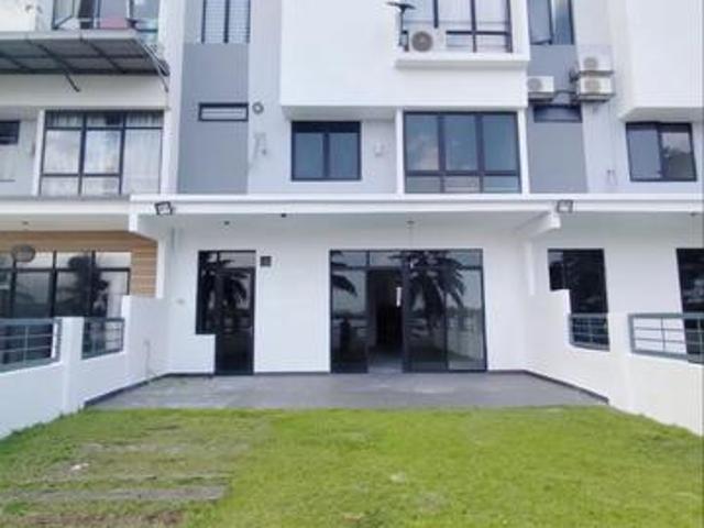 Townhouse for sale in Petaling, Subang Jaya