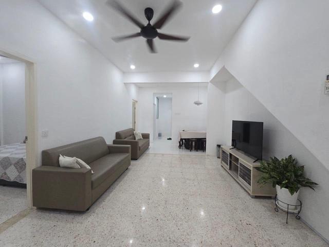 Townhouse for sale in Teluk Air Tawar, Pulau Tawar