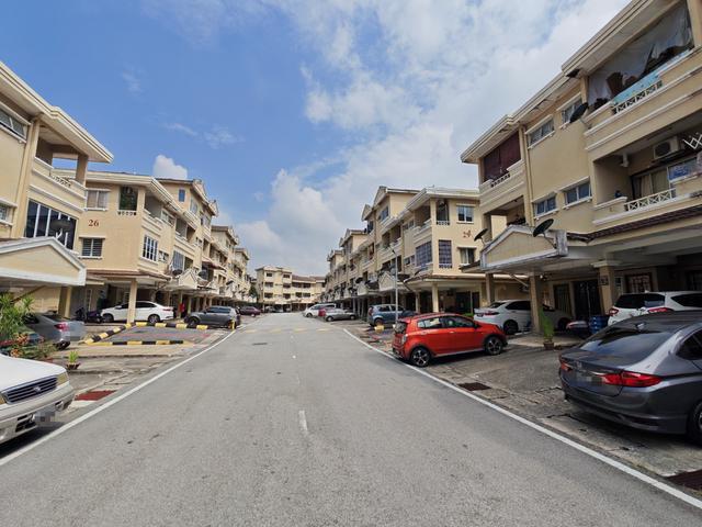 Townhouse for sale in Petaling, Alam Impian